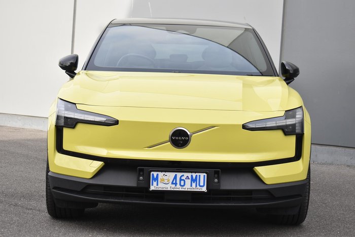 2023 Volvo EX30 Single Motor Extended Range Ultra MY24 Moss Yellow