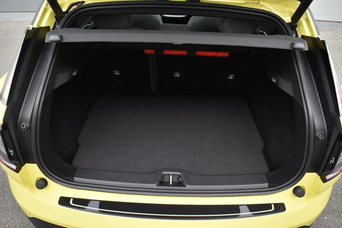 2023 Volvo EX30 Single Motor Extended Range Ultra MY24 Moss Yellow