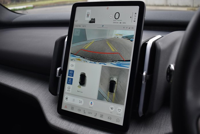 2023 Volvo EX30 Single Motor Extended Range Ultra MY24 Moss Yellow