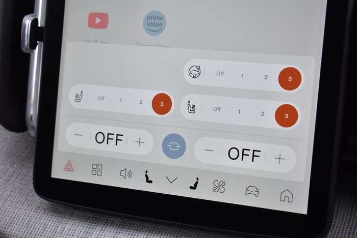 2023 Volvo EX30 Single Motor Extended Range Ultra MY24 Moss Yellow