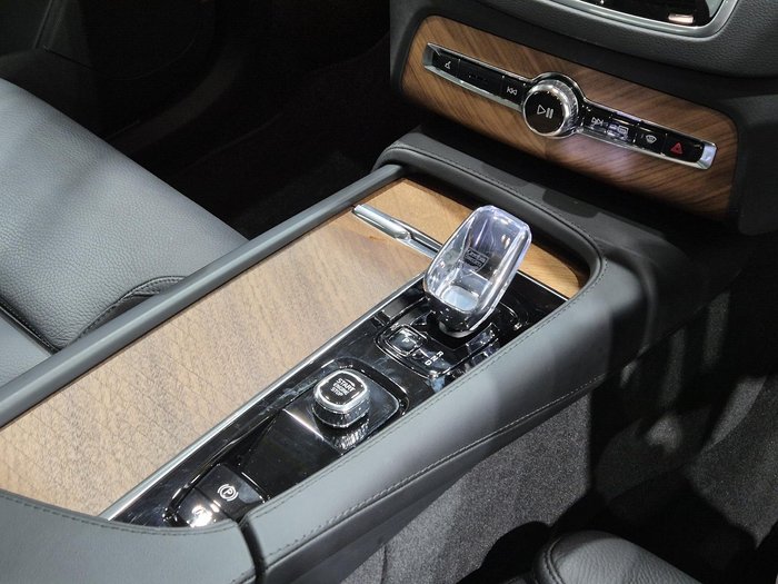2024 Volvo XC90 Ultimate B5 Bright