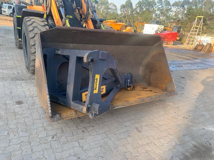 2021 CASE 721G