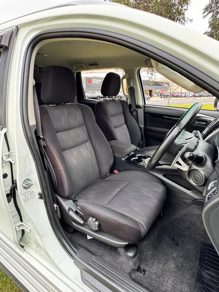 2016 Mitsubishi Pajero Sport GLX QE MY16 4X4 Dual Range White