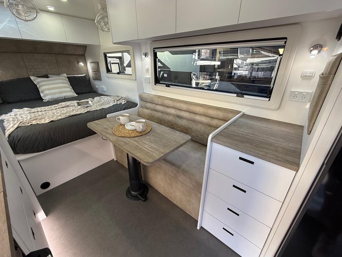 2025 Urban Caravans Skt