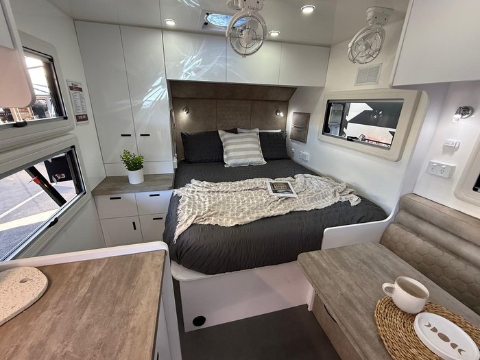 2025 Urban Caravans Skt