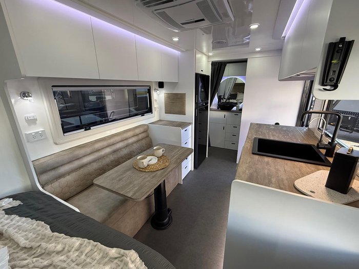 2025 Urban Caravans Skt