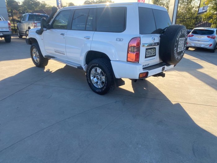 2013 Nissan Patrol ST