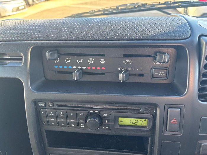 2010 Hino 300 Series 616 Short