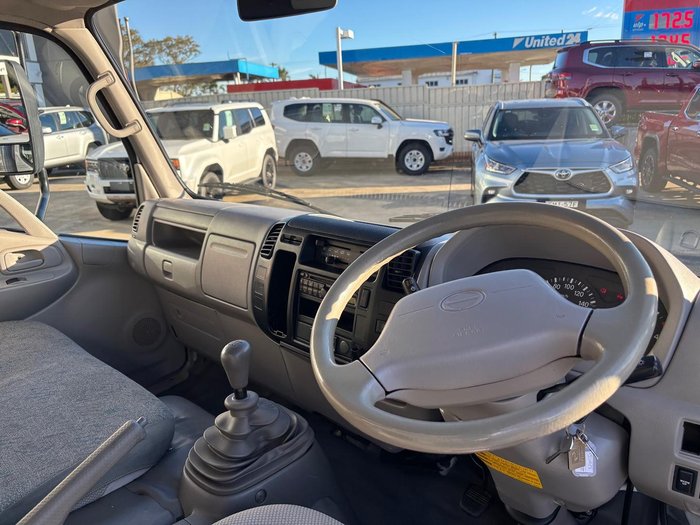 2010 Hino 300 Series 616 Short