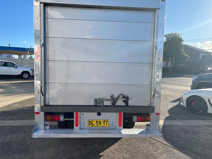 2010 Hino 300 Series 616 Short