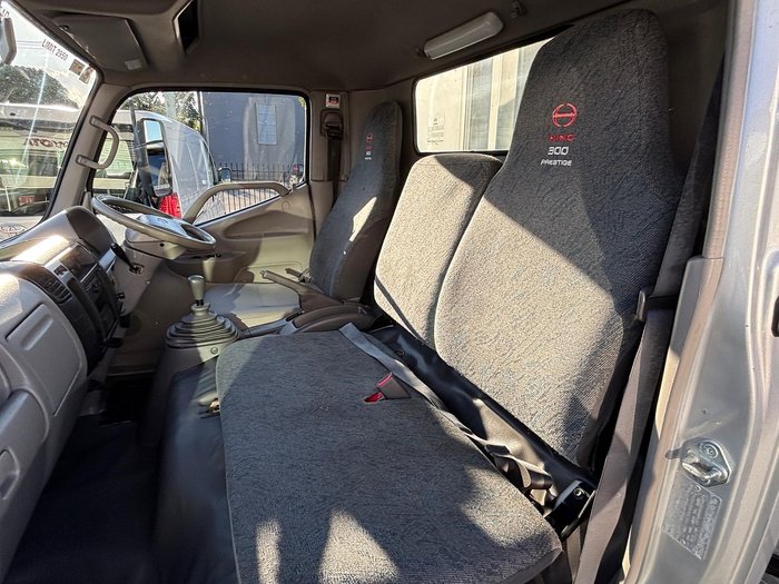 2010 Hino 300 Series 616 Short