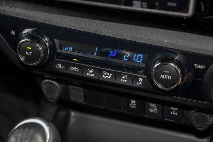 2019 Toyota Hilux SR5