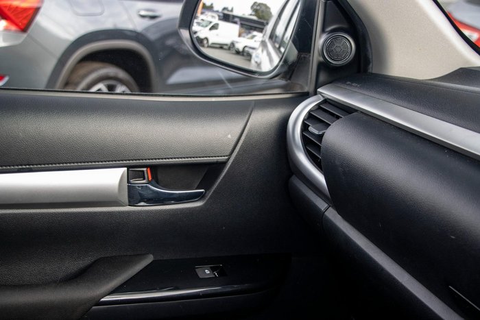2019 Toyota Hilux SR5