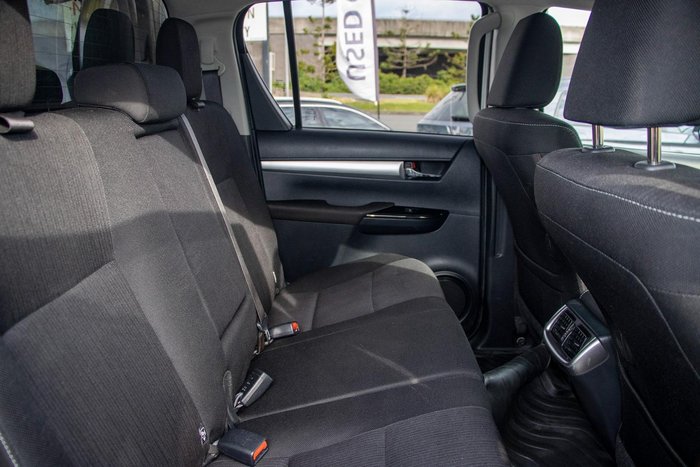 2019 Toyota Hilux SR5