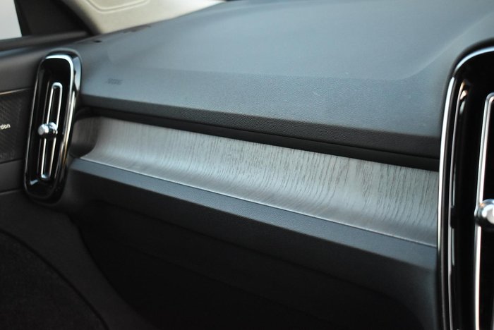 2023 Volvo XC40 Plus B4 MY23 Fusion Red