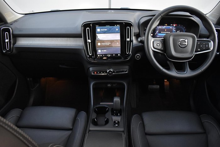 2023 Volvo XC40 Plus B4 MY23 Fusion Red