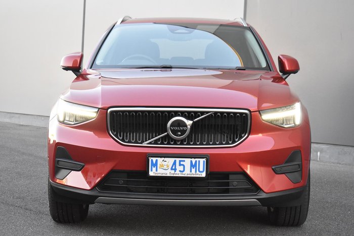 2023 Volvo XC40 Plus B4 MY23 Fusion Red