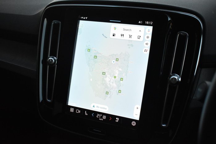 2023 Volvo XC40 Plus B4 MY23 Fusion Red