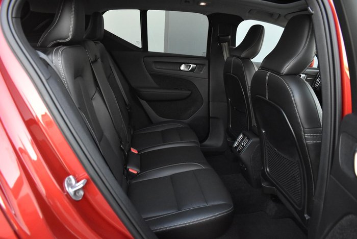 2023 Volvo XC40 Plus B4 MY23 Fusion Red