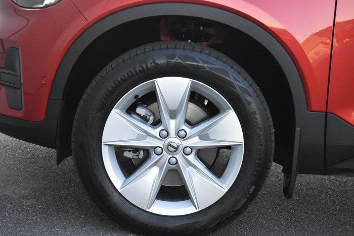 2023 Volvo XC40 Plus B4 MY23 Fusion Red