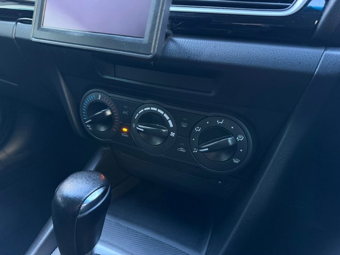 2014 Mazda 3 Neo