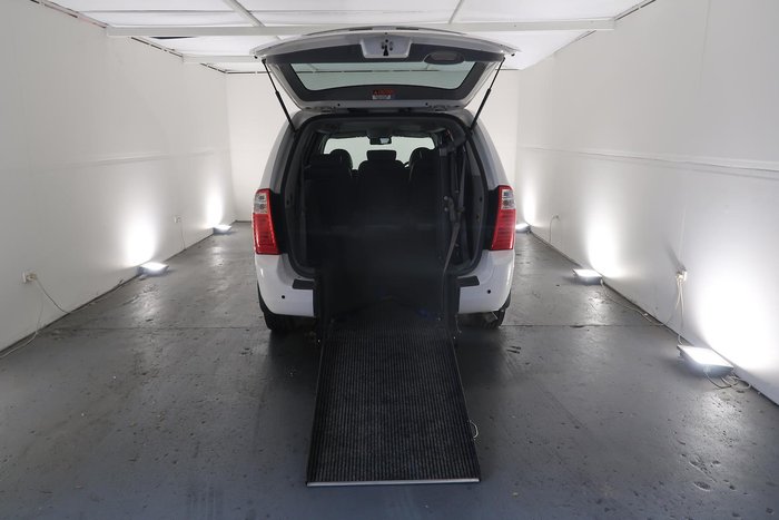 2011 Kia Grand Carnival SLi VQ MY12 Clear White