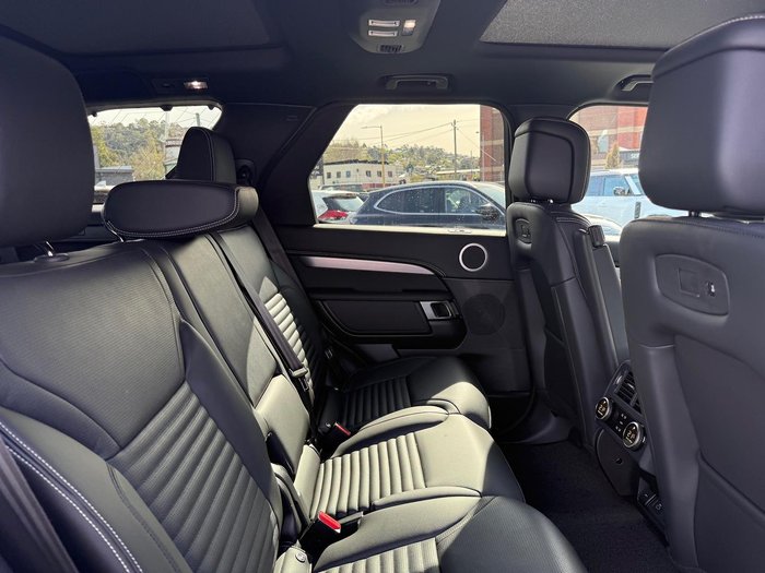 2025 Land Rover Discovery D350 Dynamic SE Series 5 MY25 4X4 Fuji White