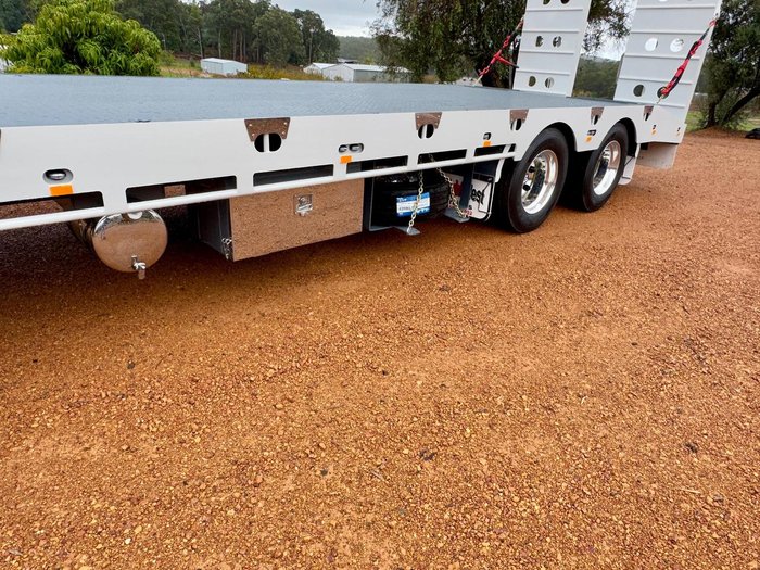 2025 FreightWest Tag Tag Machinery Trailer