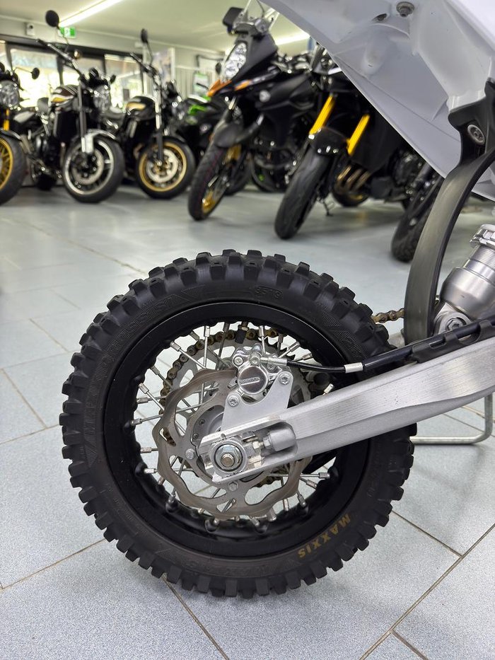 2020 Husqvarna EE 5 EE White