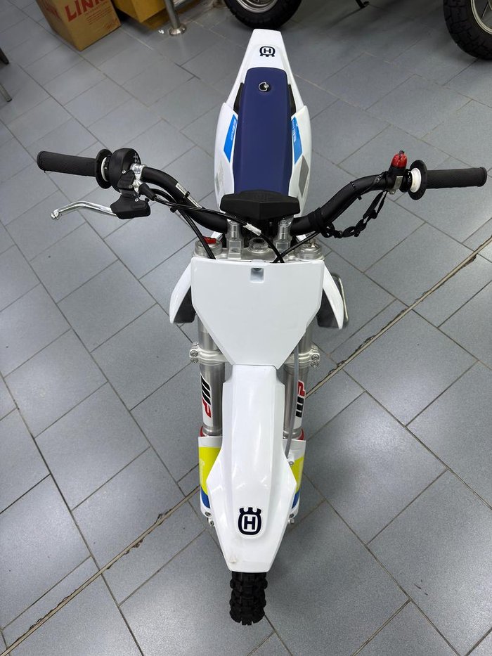 2020 Husqvarna EE 5 EE White