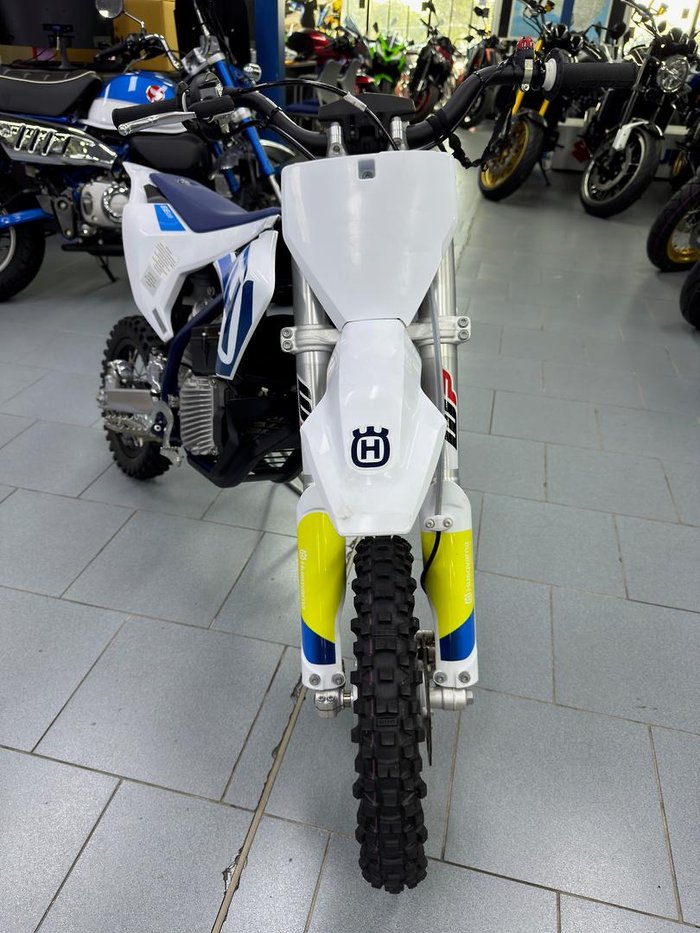 2020 Husqvarna EE 5 EE White