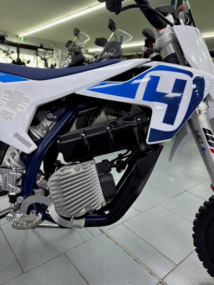 2020 Husqvarna EE 5 EE White