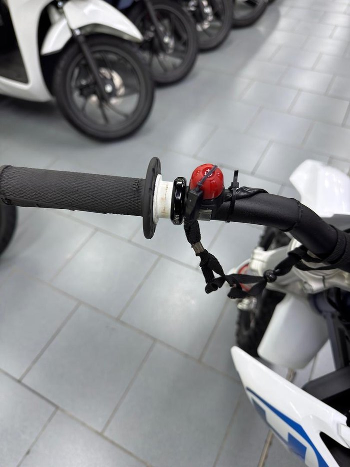 2020 Husqvarna EE 5 EE White