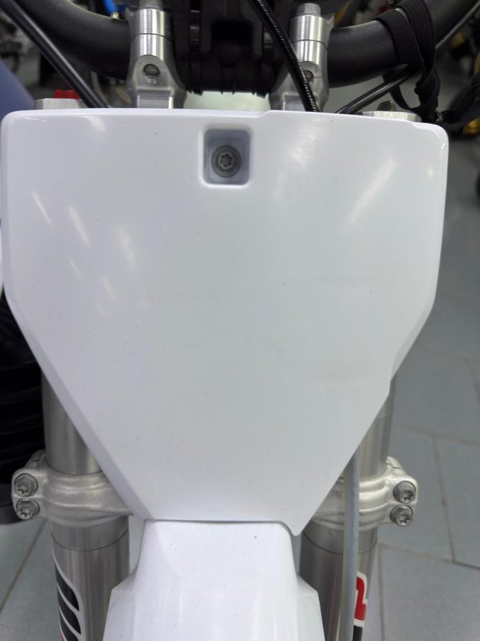2020 Husqvarna EE 5 EE White