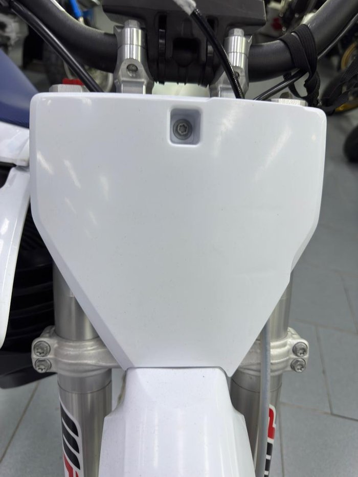 2020 Husqvarna EE 5 EE White