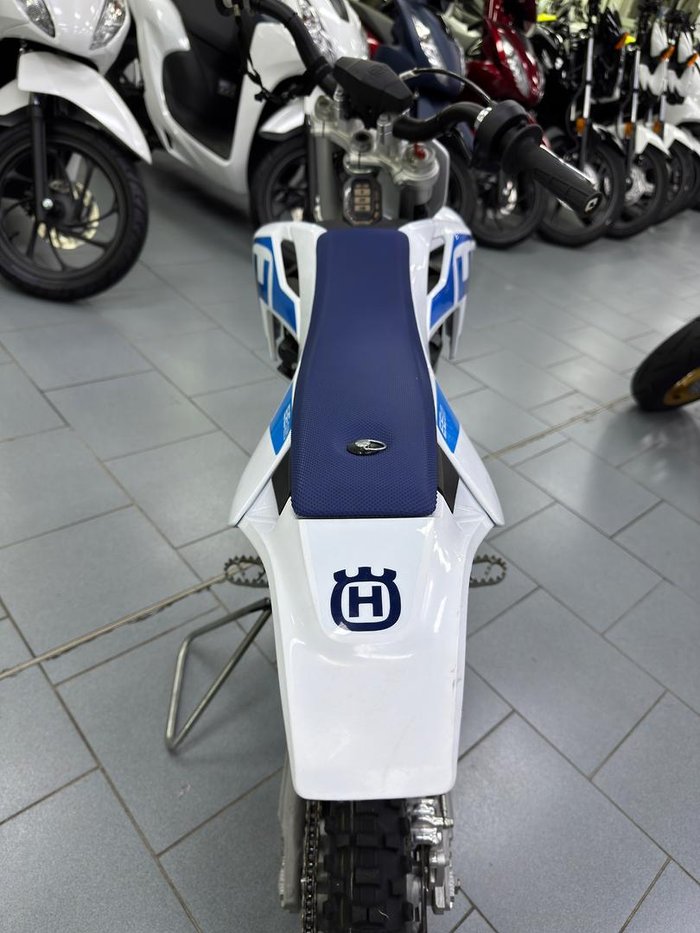 2020 Husqvarna EE 5 EE White