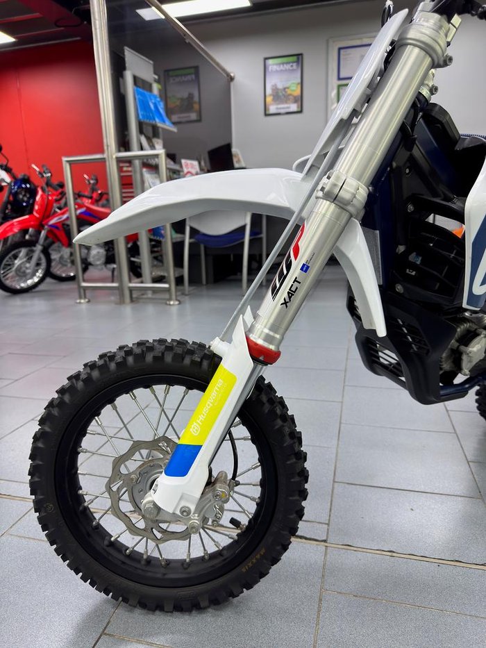 2020 Husqvarna EE 5 EE White