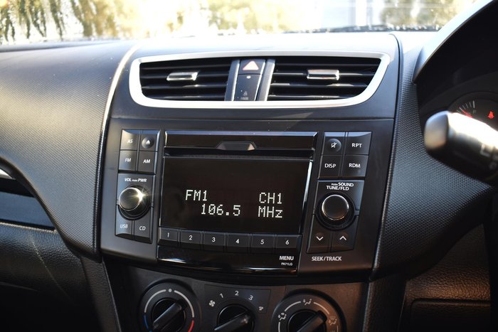 2013 Suzuki Swift GA FZ Snow White Pearl