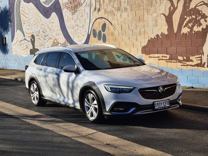 2018 Holden Calais