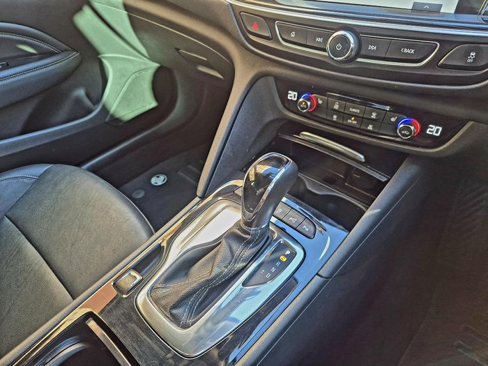 2018 Holden Calais