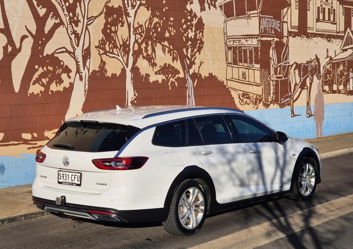 2018 Holden Calais