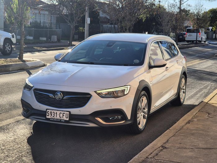 2018 Holden Calais