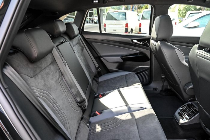 2025 Volkswagen ID.4 Pro