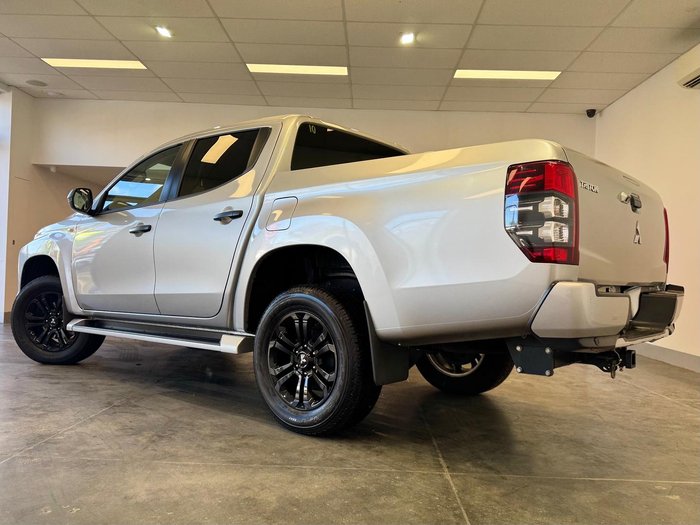 2022 Mitsubishi Triton GLX-R
