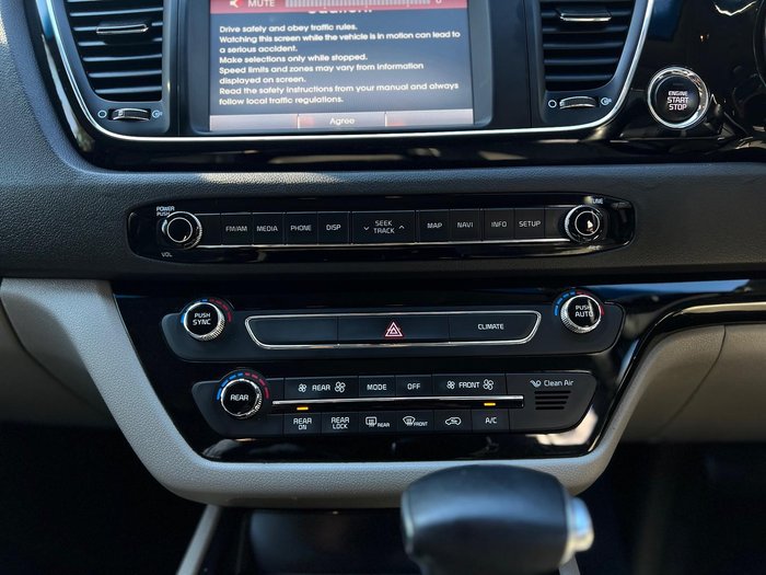 2016 Kia Carnival SLi
