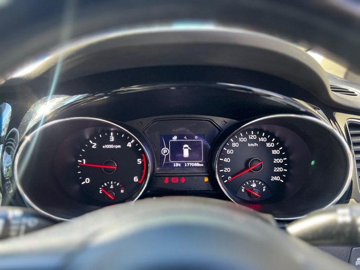 2016 Kia Carnival SLi