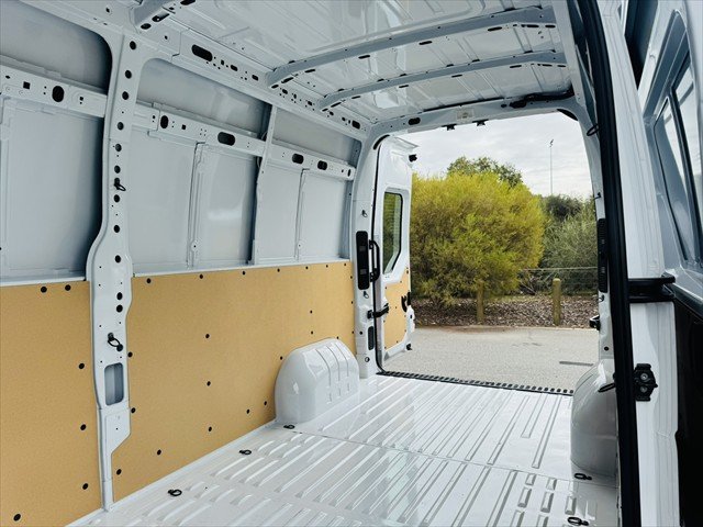 2025 Renault Master Pro 110kW