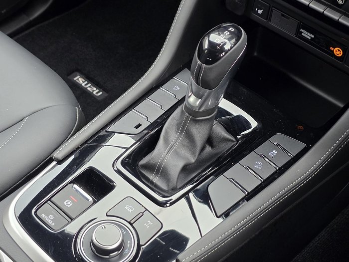 2025 Isuzu MU-X LS-T