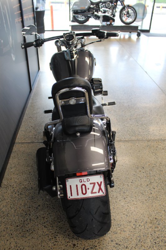 2015 Harley-davidson FXSB SOFTAIL BREAKOUT GREY