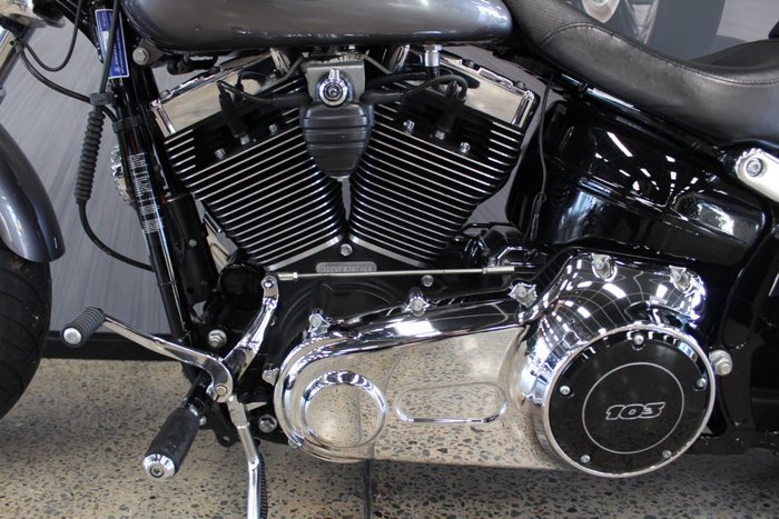 2015 Harley-davidson FXSB SOFTAIL BREAKOUT GREY